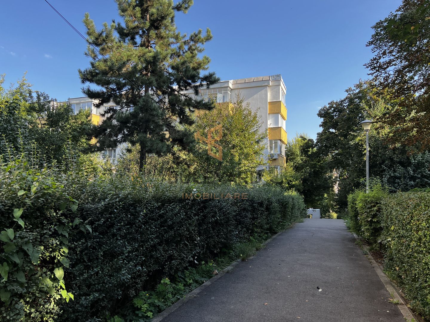 Apartament cu 2 camere  decomandate  in cartierul Zorilor - Poză 1