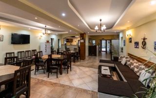 Pensiune Sinaia Langa Castelul Peles | Investitie sigura. - Poză 5