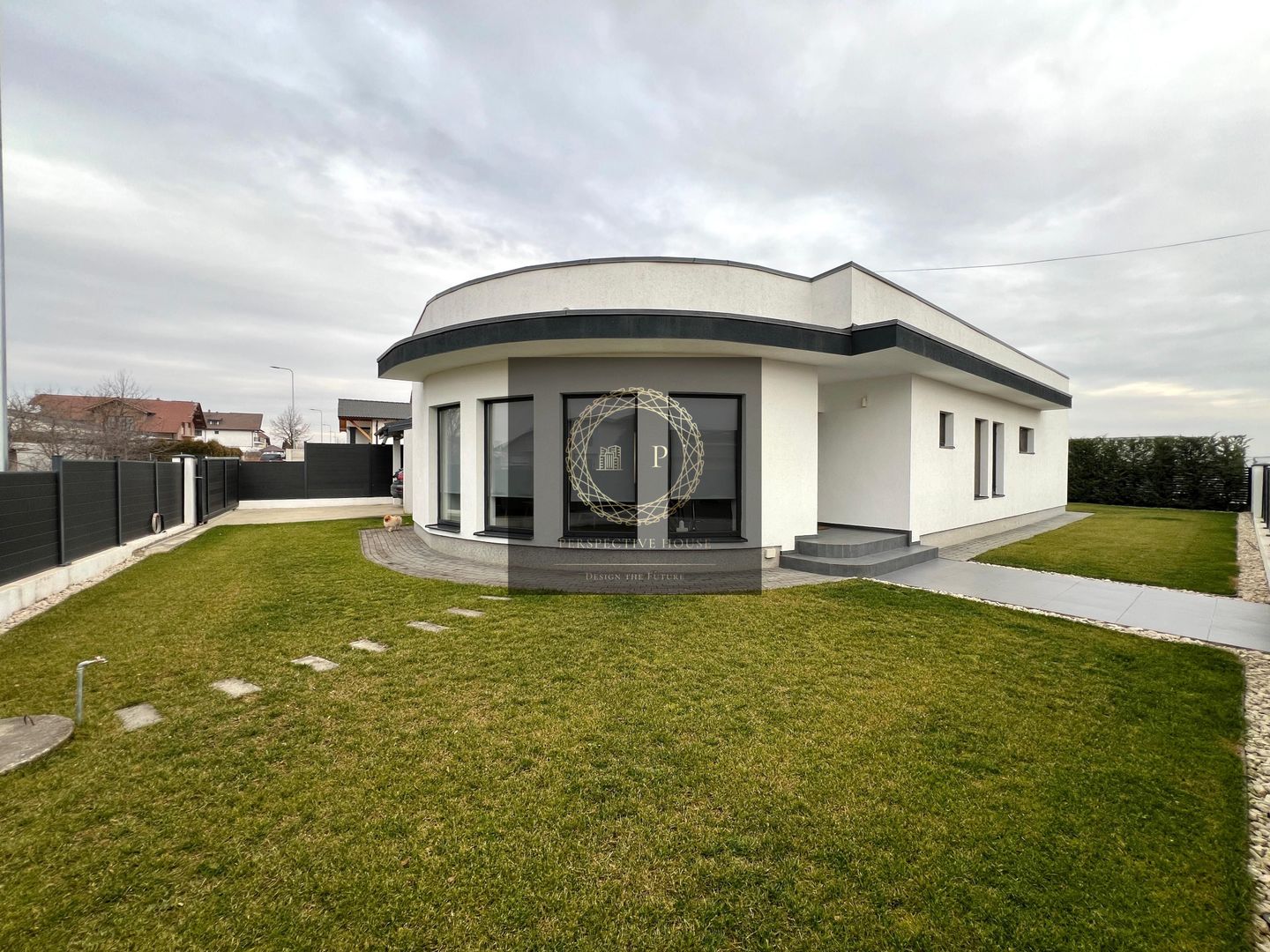 Casa individuala superfinisata, 3 camere, 2 bai, 500mp teren - Poză 1