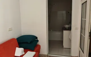 Vila 10 camere,pretabil compartimentare in 2 unitati separate,ASTRA. - Poză 12