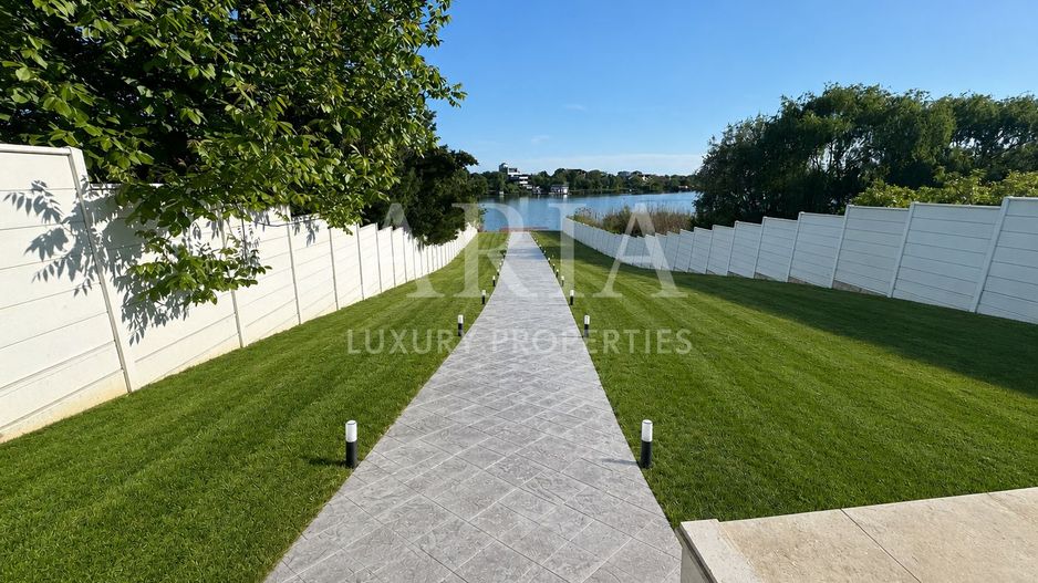 WATERFRONT VILLA | POOL - Poză 22