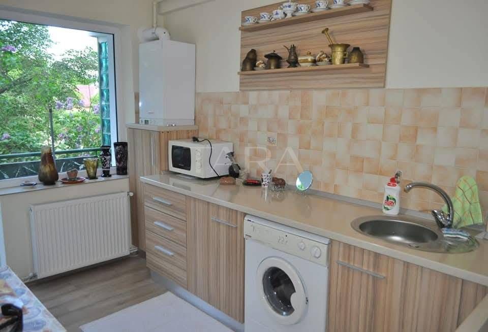 Apartament cu 2 camere, complet renovat, zonă Centrala. - Poză 4