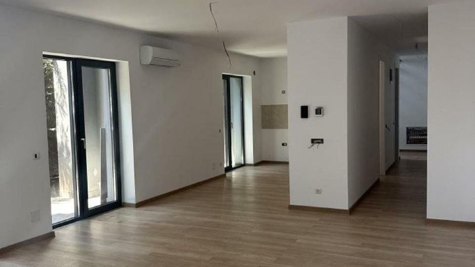 Duplex parter /Spatiu comercial - Poză 3