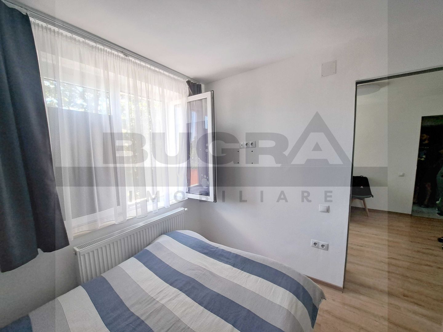Apartament 2 camere, 29mp, etaj intermediar, zona Piata Hermes - Poză 2