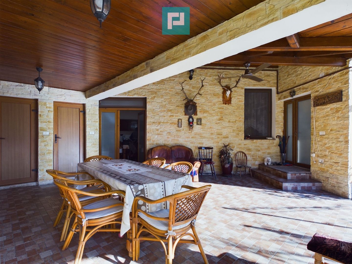 Casă solidă și impunătoare în Grădiște - Poză 18