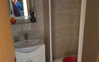 Apartament cu 3 camere de vânzare. Zona Micro 5 - Poză 6