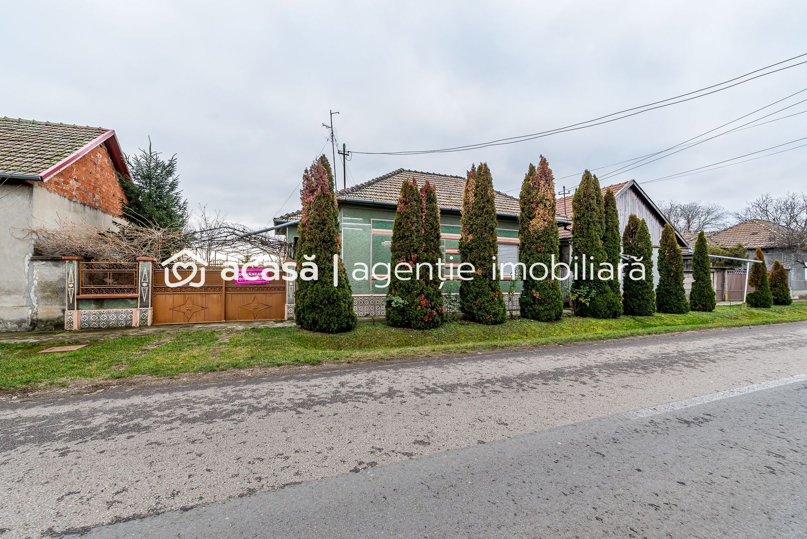 Casă + livadă tânără + curte 2.500 mp în Dorobanți - Poză 1