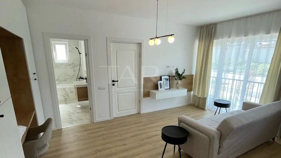 Apartament cu 2 camere, mobilat și utilat, zona Terra, Florești. - Poză 1