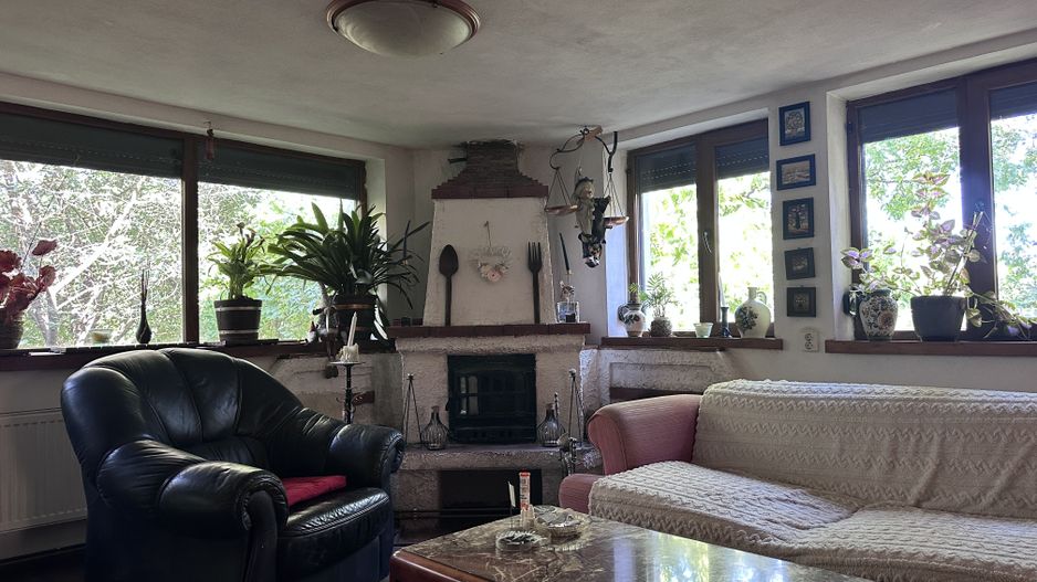 Vanzare casa in Pucioasa, Dâmbovița - 4 camere - teren 5.808 mp - Poză 7