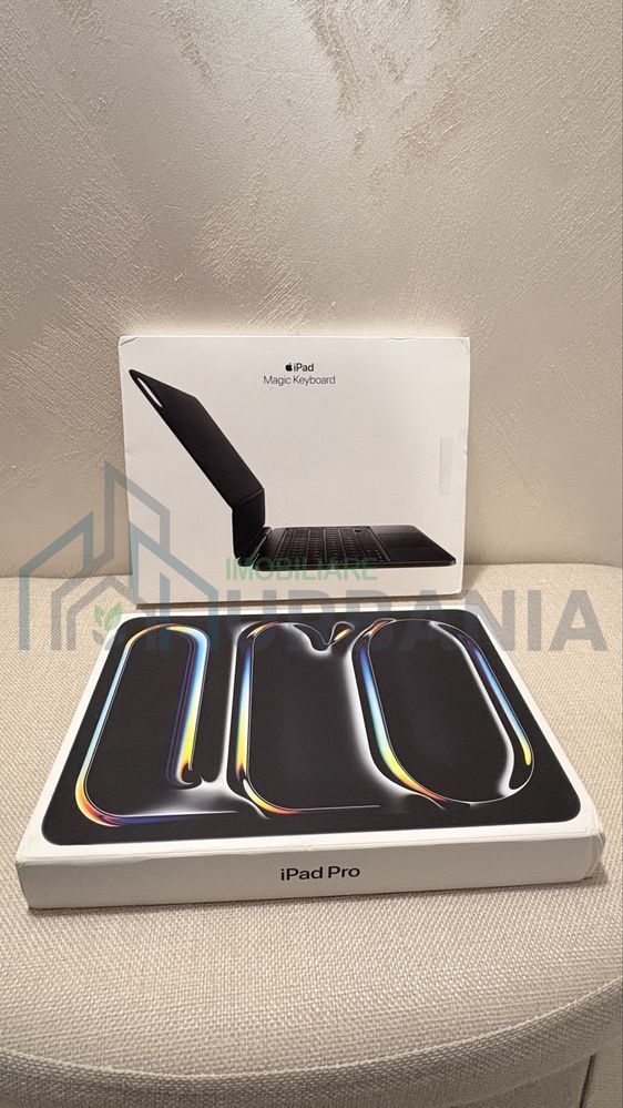 iPad Pro 11 inch M5 512GB Wi-Fi + Cellular cu Magic Keyboard compatibil - Poză 1