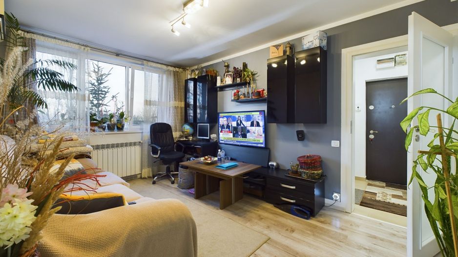 Apartament 3 camere luminos și renovat în zona Apusului - Poză 2