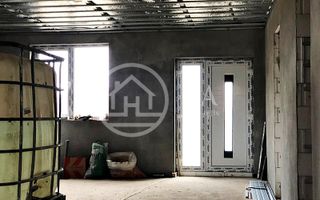 Casa de vanzare cu 4 camere pe str. Izvorului, zona Saldabagiu, Oradea - Poză 3