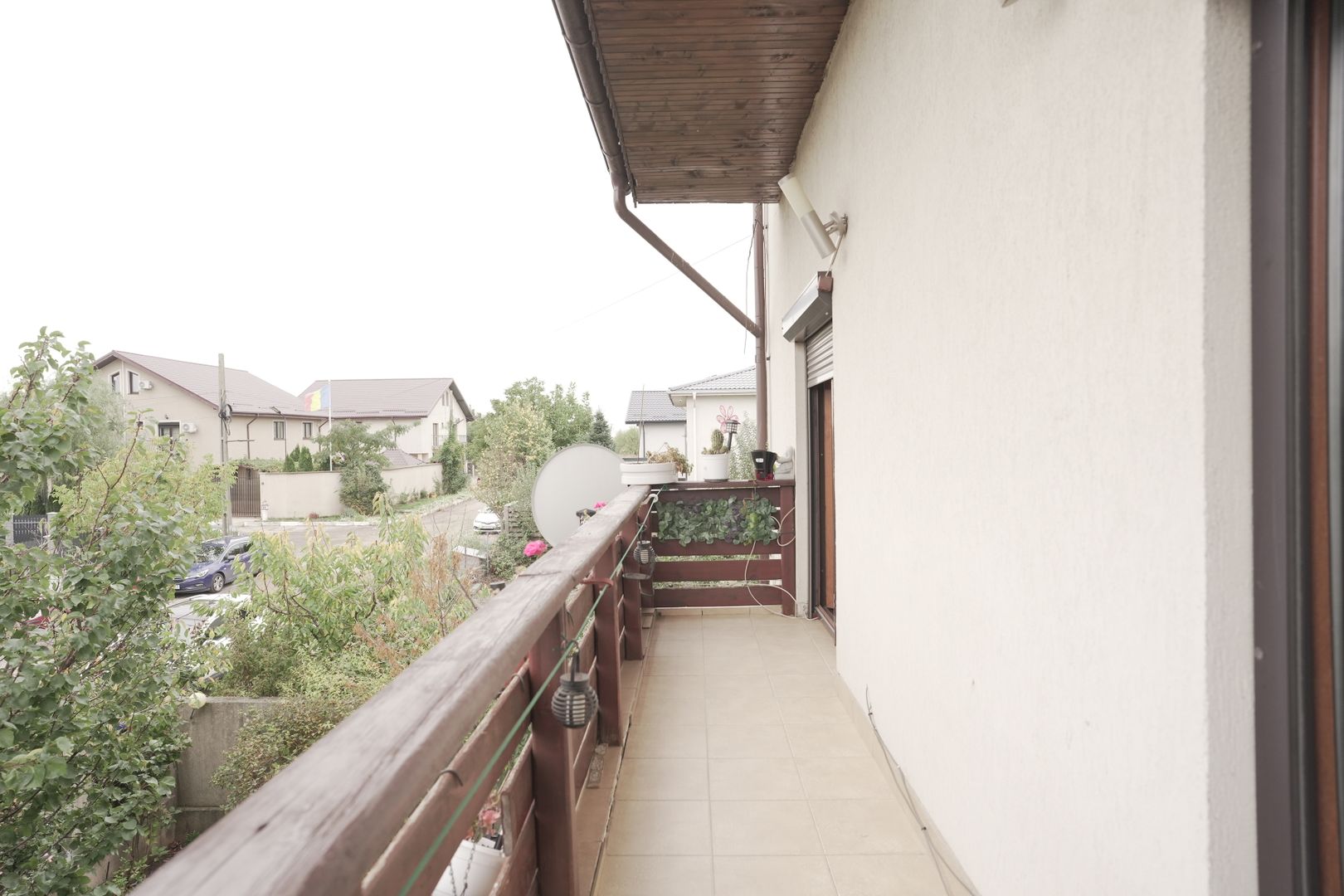 Apartament De 3 Camere Cu Gradina Mobilat Si Utilat - Poză 3