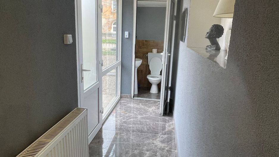 Salon / Frizerie de închiriat – complet utilat, Zona Episcopia Bihor - Poză 5