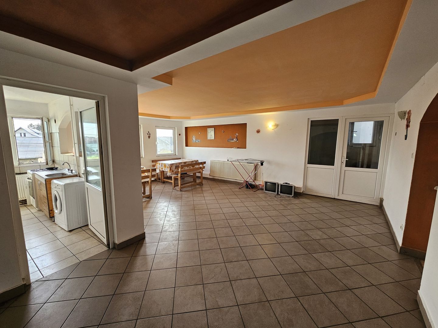 Spatiu comercial/camere cazare - 7 camere 135 mp Baicoi Prahova! - Poză 4