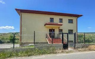 Casa individuala pe 3 niveluri pretabila pentru birouri, in cartierul Iris - Poză 24