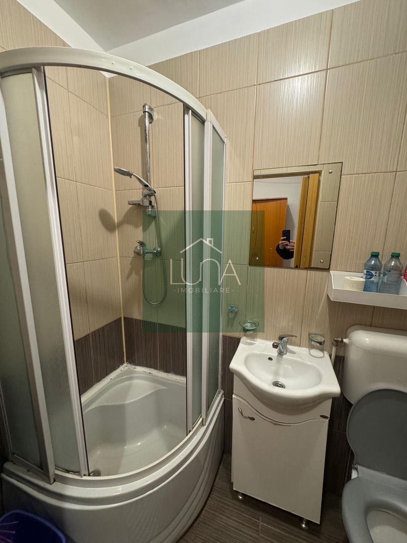 Vânzare garsonieră – zona Tractorul, Coresi Mall - Poză 8