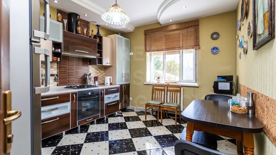 Vânzare, casă, 5 camere, str. Gura Văii, sect. Riscani - Poză 12