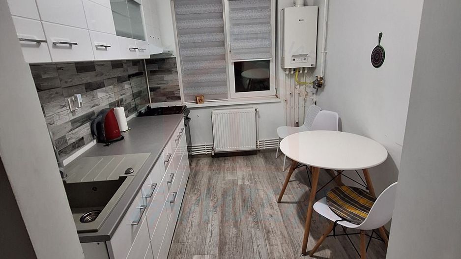 Închiriez apartament în zonă centrală – Galați - Poză 3