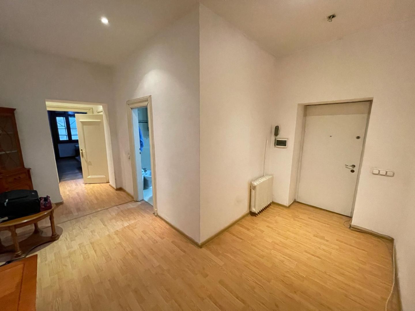 Ultracentral | View spre Piața Victoriei | 100 mp utili | Etaj 3 cu lift - Poză 1