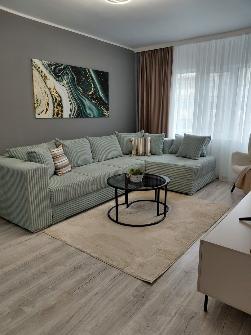 Vanzare - apartament cu 3 camere, Micro 16, renovat, mobilat nou - Poză 3