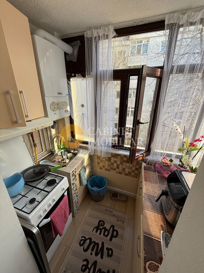 Galata - Apartament cu 2 camere decomandat - Etaj Intermediar - Bloc dupa 80 - Poză 8