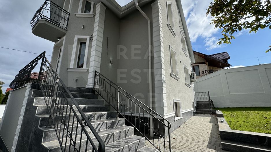 Chirie, casă, 3 camere, str. Pietrarilor, Centru - Poză 1