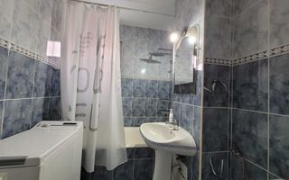 Vand apartament cu 2 camere, etaj 1 pe Bulevardul Pandurilor - Poză 2