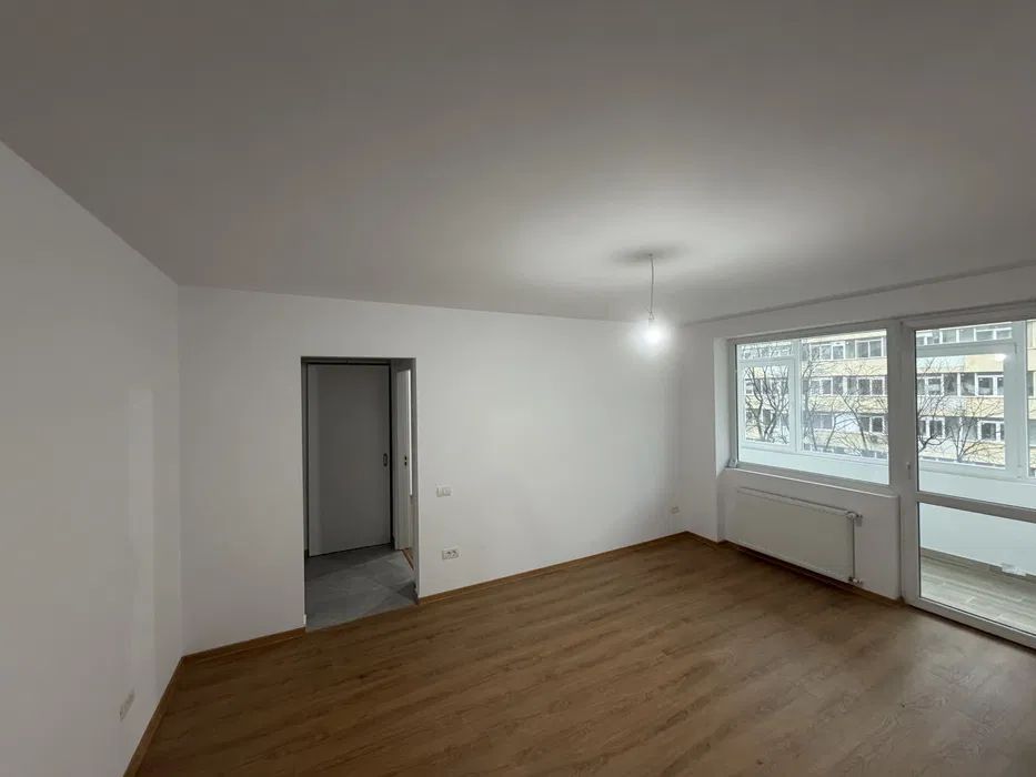 APARTAMENT RENOVAT METROU ZONA VATRA LUMINOASA - Poză 1