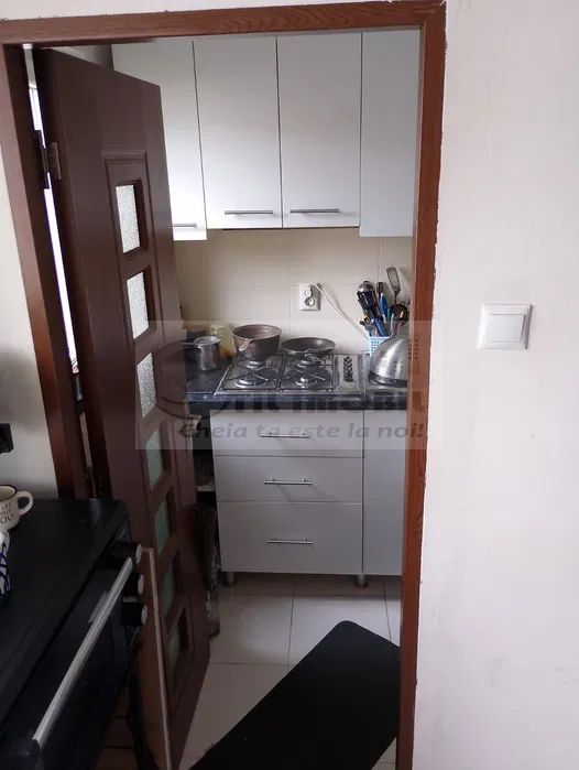 Garsonieră Păcurari – etaj 3, lift , renovată complet 55.000 € - Poză 3