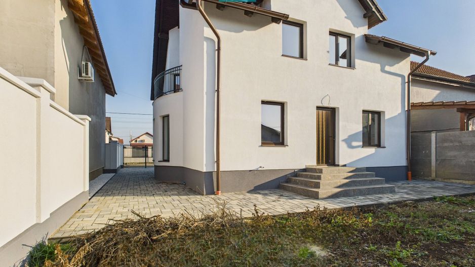 Casa cu 5 camere in Livada - Poză 8