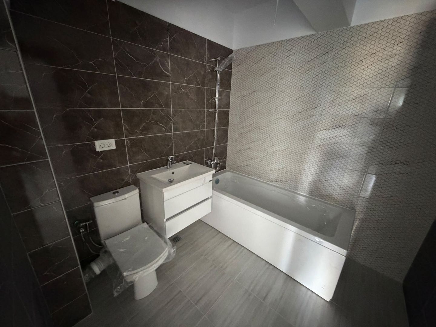 AP. 2 CAMERE -  MUTARE IMEDIATA, PARCARE+BOXA INCLUSE, COMISION 0% - Poză 10