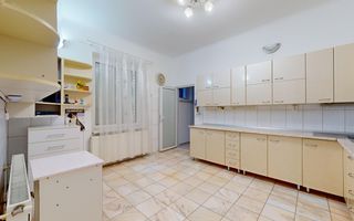 Vila cu suprafata de 360mp si teren 700mp-Racadau - Poză 5