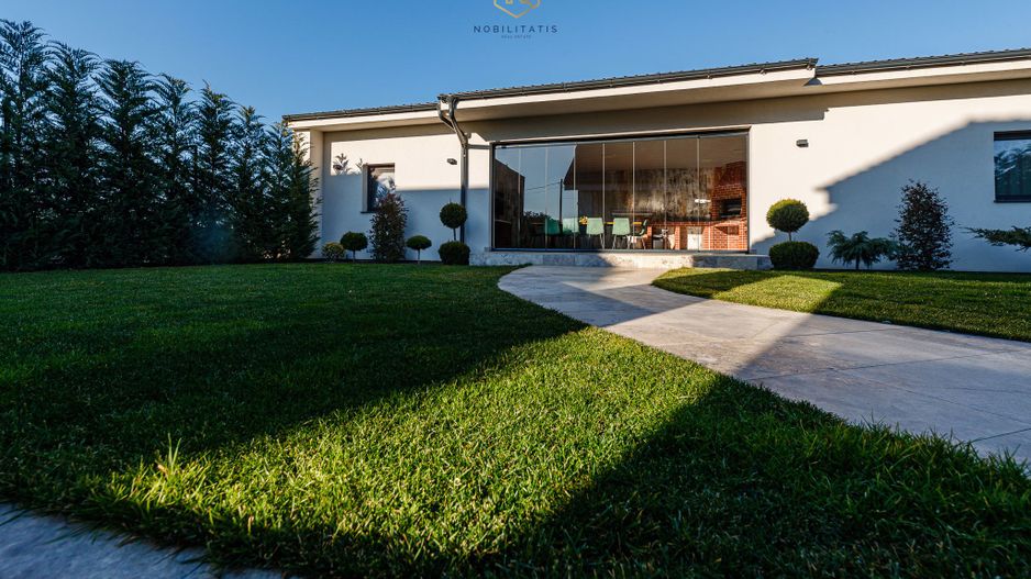 O Capodoperă Arhitecturală, Oferind Eleganță și Confort - Dumbravita - Poză 38