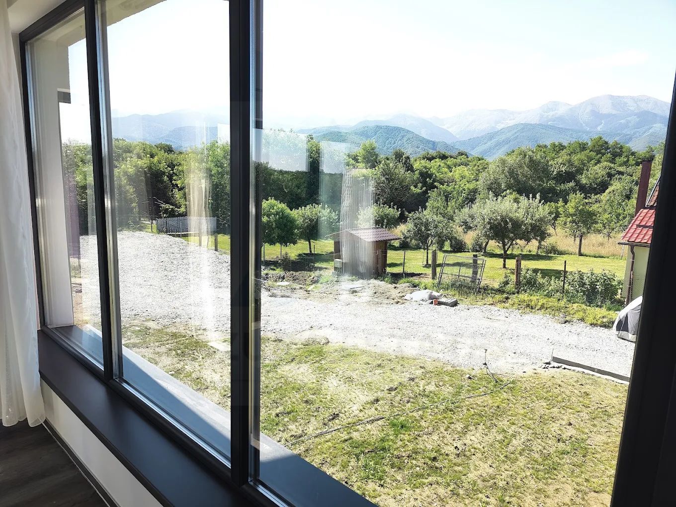 Pensiune 600 mp an 2023 si casa 130 mp teren 4600 mp zona V. Avrigului - Poză 4