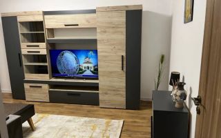 3 camere spațioase, 2 băi, balcon mare – zonă centrală excelentă! - Poză 1