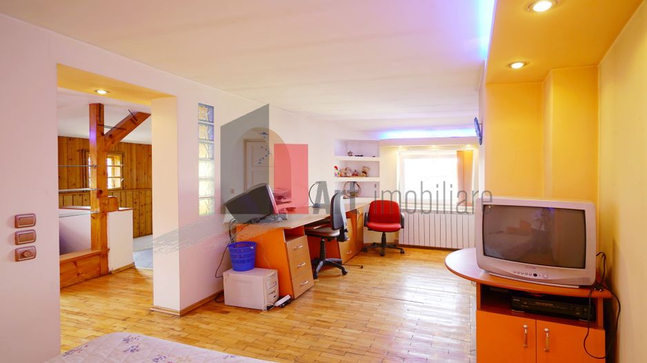 Vatra Luminoasa, jumatate de vila, intrare separata - Poză 10