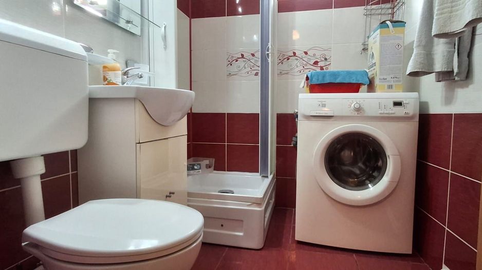 Garsoniera intima si economica, etaj intermediar - zona Craiter. - Poză 3