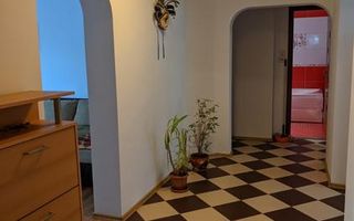 Apartament modernizat de 3 camere - locatie ultra-centrala - Poză 10
