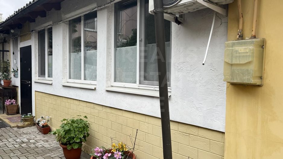 Vânzare, apartament la sol, 2 camere, str. Mihail Kogălniceanu, Centru - Poză 1