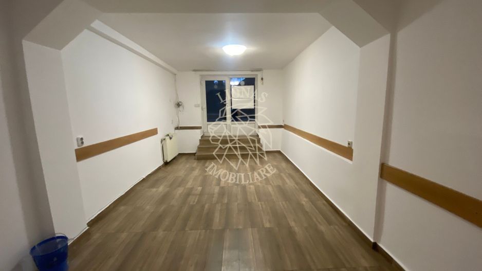 Spatiu comercial 50 mp- ideal birou/salon/cabinet- Zona Centrala - Poză 3