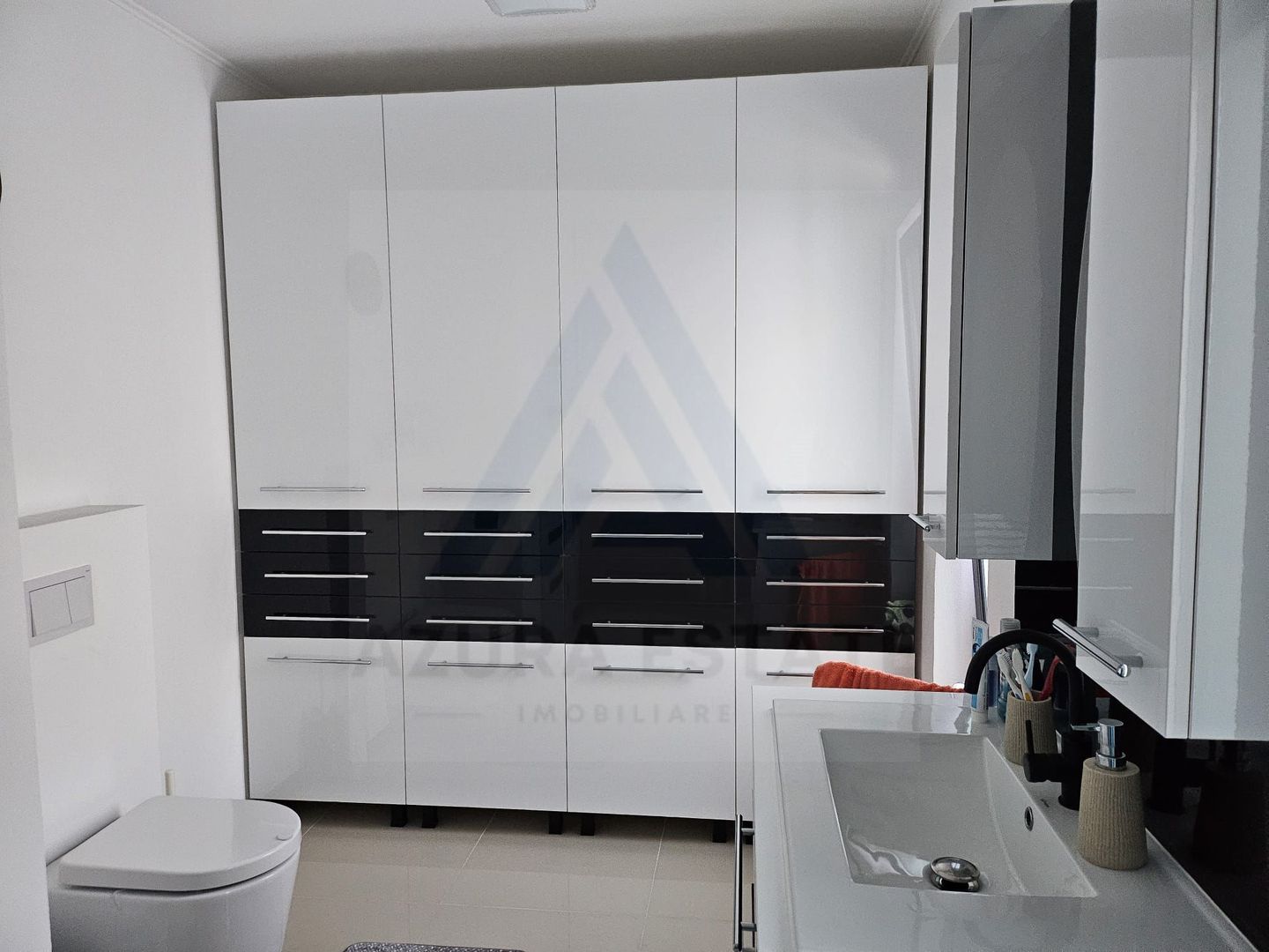 Casa moderna 4 camere 2 bai teren 500 mp terasa si pod in Selimbar - Poză 13