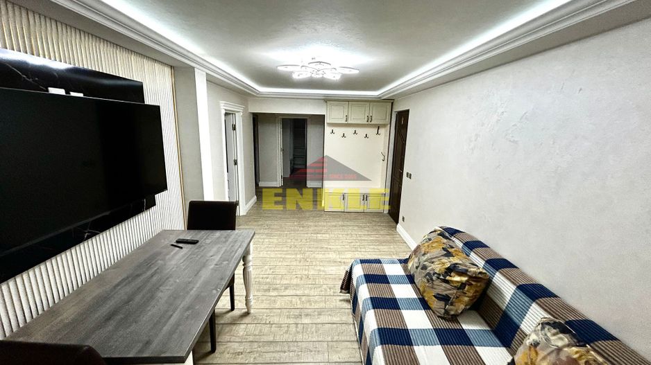 De vanzare apartament cu 3 camere, zona Piata Mare. - Poză 1