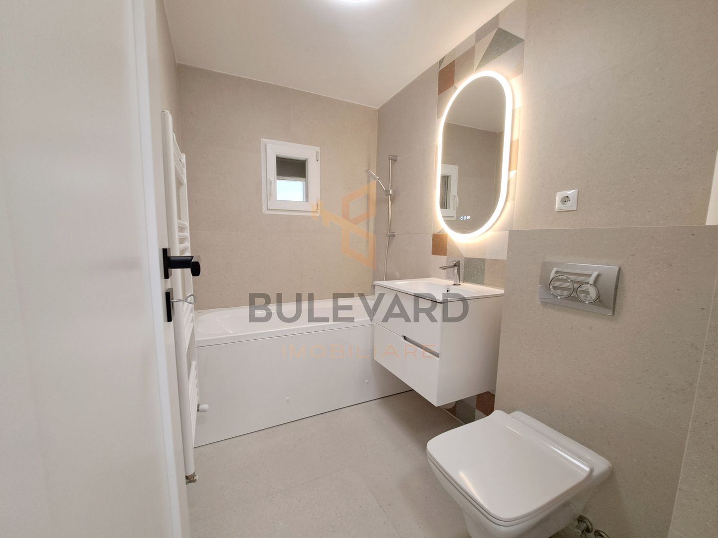 Nou pe piata! Apartament 3 camere zona Piata Cipariu! Renovat! - Poză 1