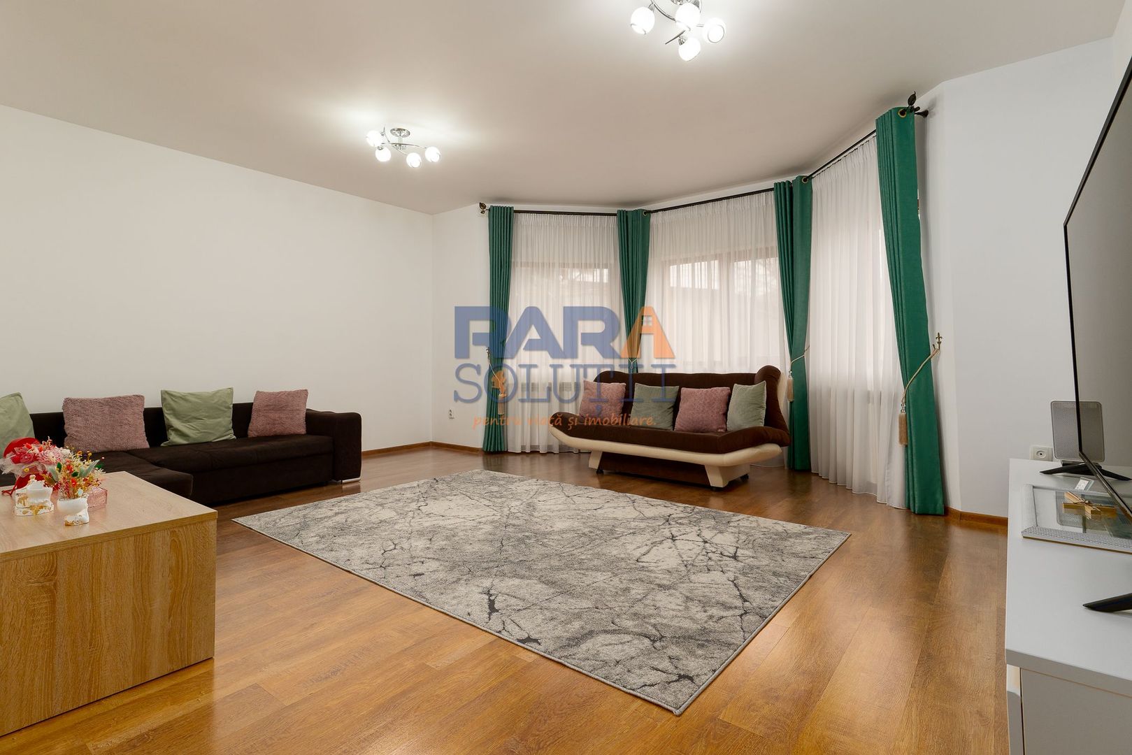 Casă 2013, teren 1366 mp, zonă centrală - Poză 3