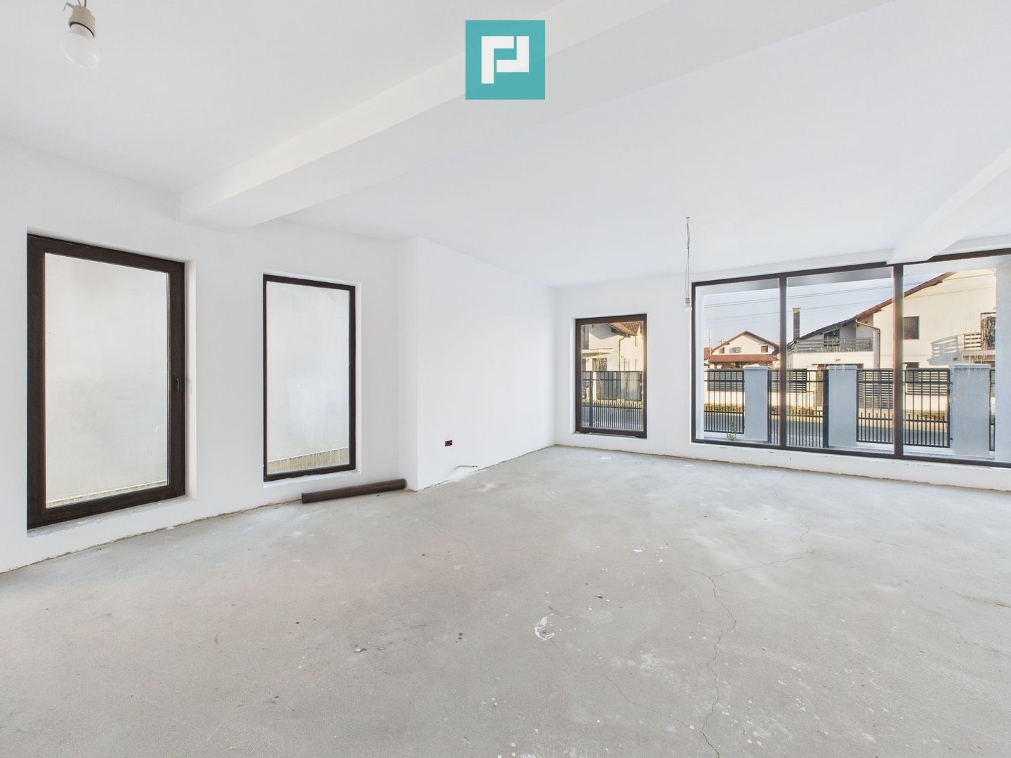 Casa cu 5 camere in Livada - Poză 15