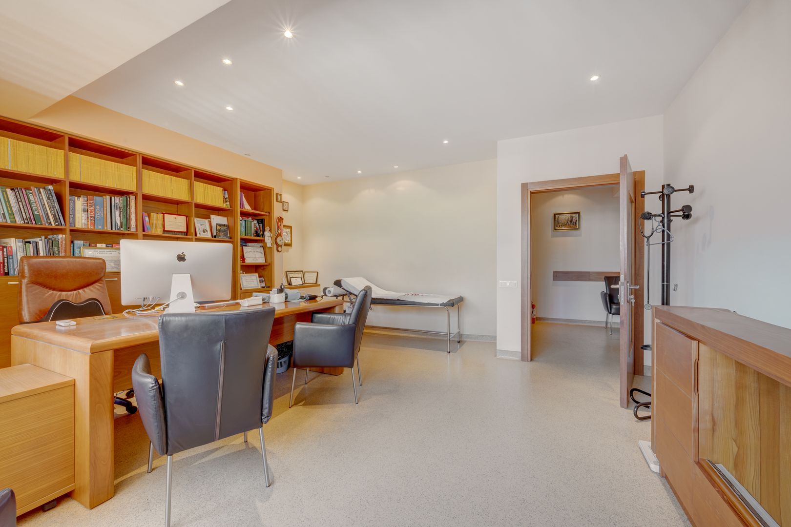 APARTAMENT CU UTILIZARE MEDICALA | OFFICE | REZIDENTIAL | DOROBANTI - Poză 2