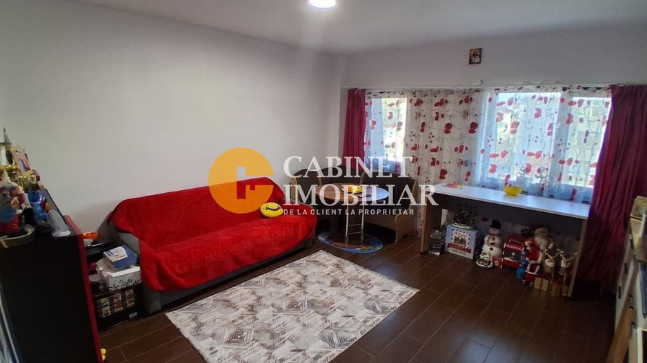 Apartament 3 camere, zona centrala - Tomesti, Iasi - Poză 1