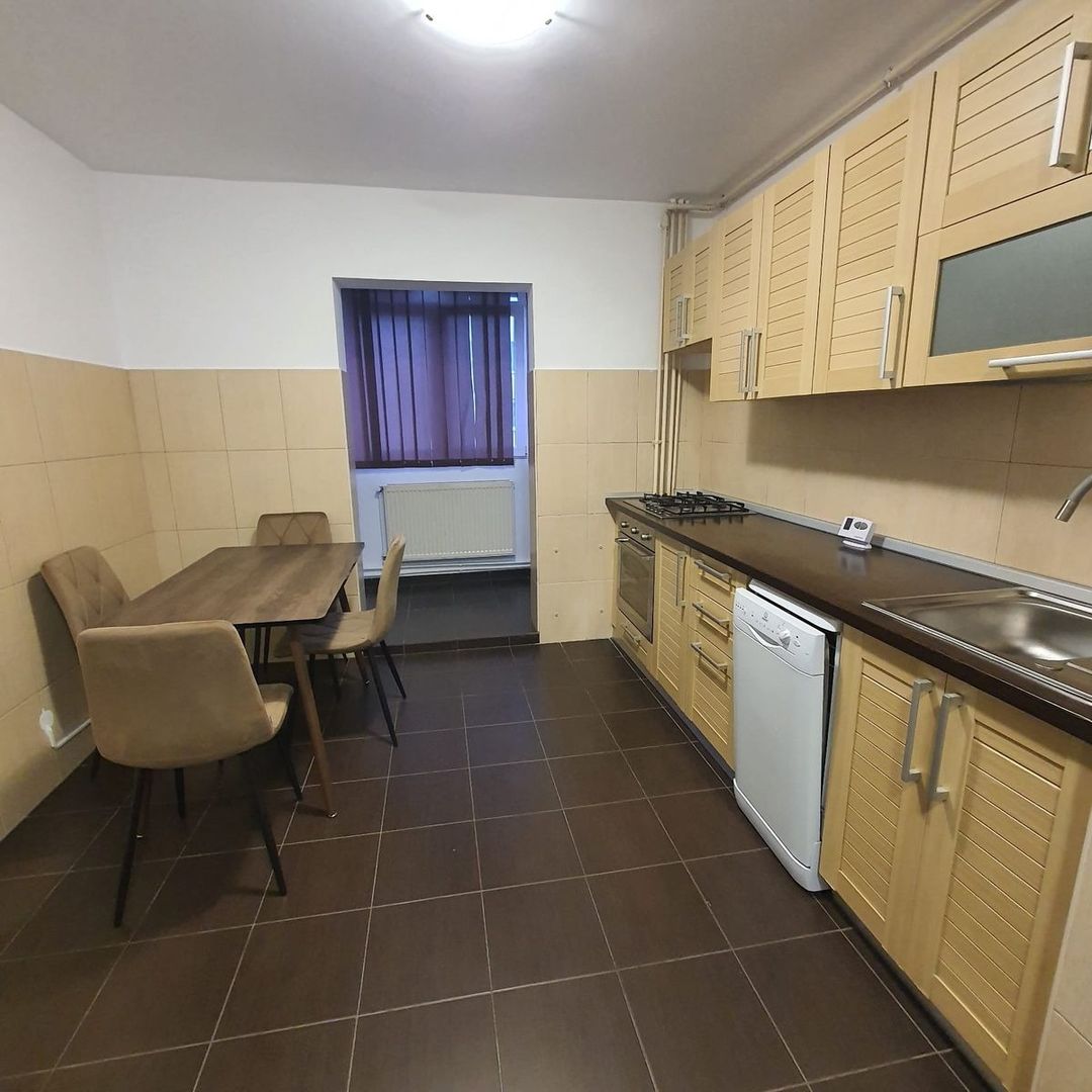 De inchiriat apartament 2 camere renovat, zona Margeanului/Rahova - Poză 1