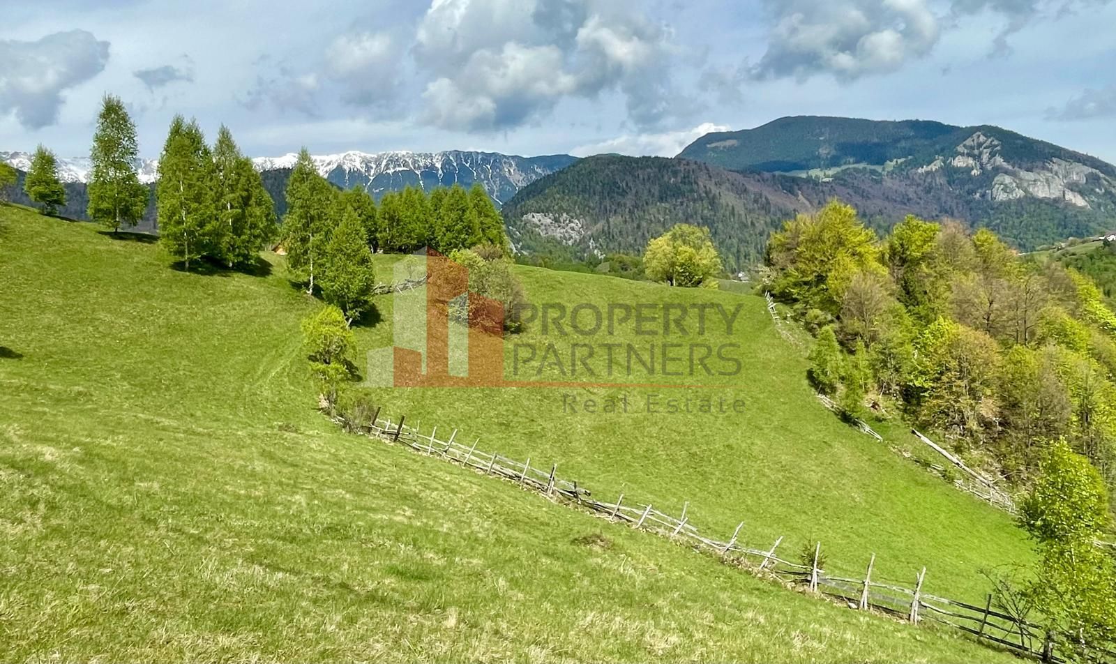 Teren in sat Pestera, comuna Moeciu. - Poză 3
